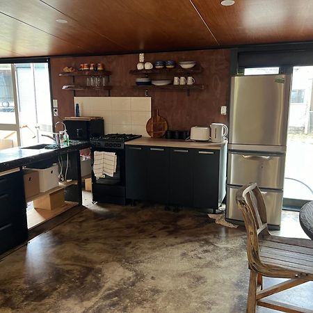 Self Contained Open Shed Space Wainui  Exteriör bild
