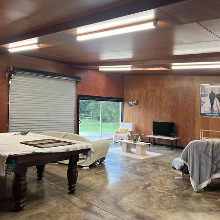 Self Contained Open Shed Space Wainui  Exteriör bild