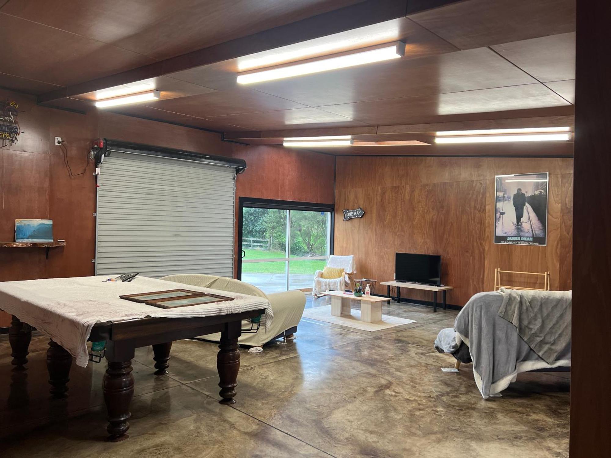 Self Contained Open Shed Space Wainui  Exteriör bild