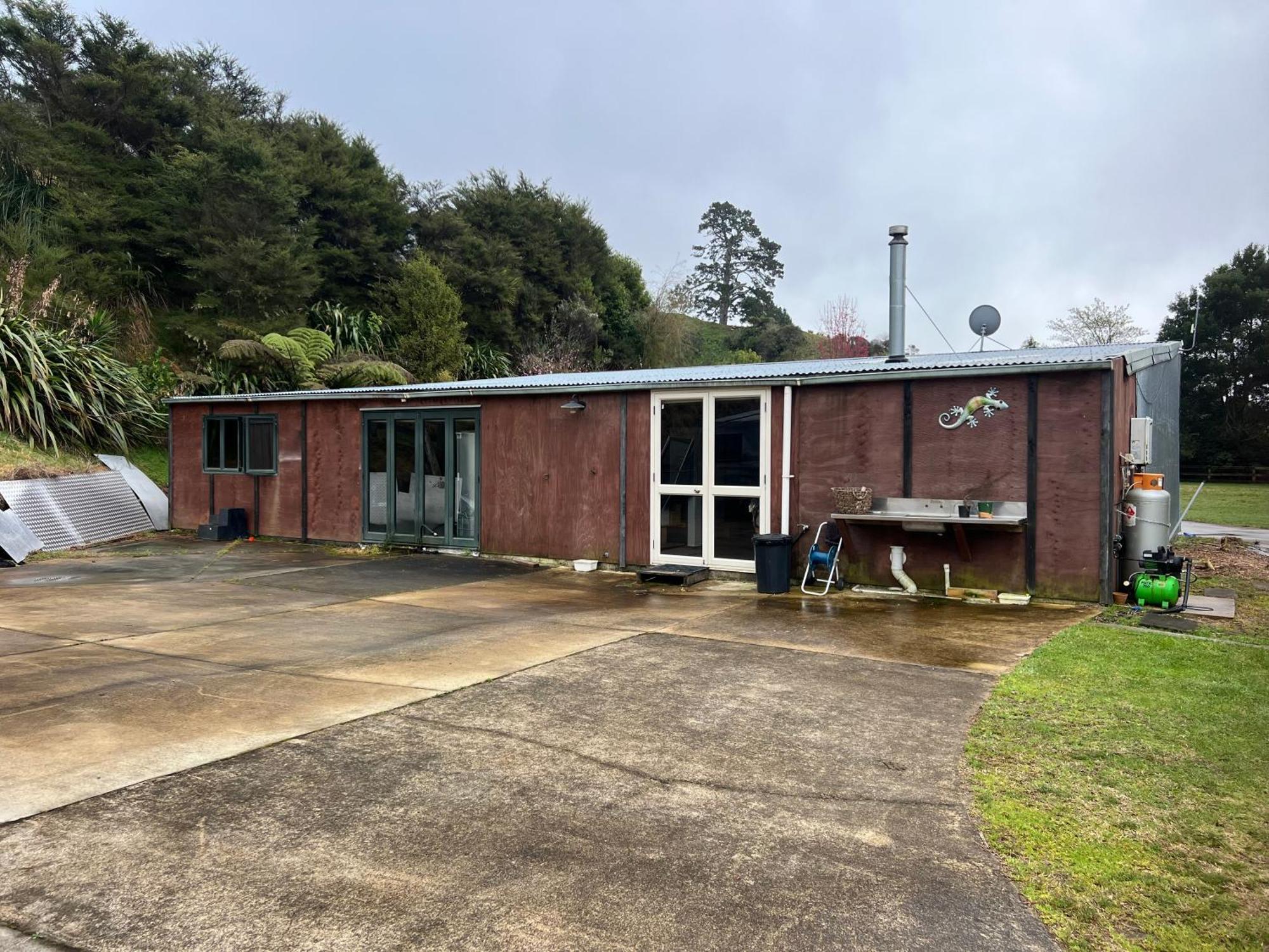 Self Contained Open Shed Space Wainui  Exteriör bild