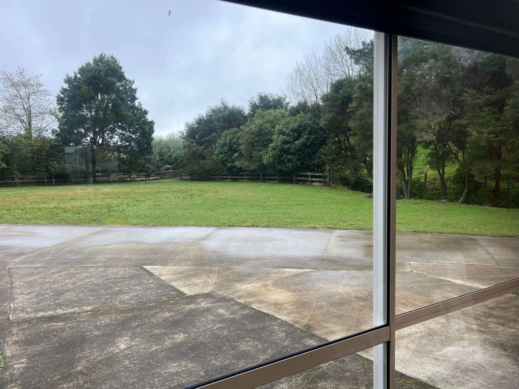 Self Contained Open Shed Space Wainui  Exteriör bild