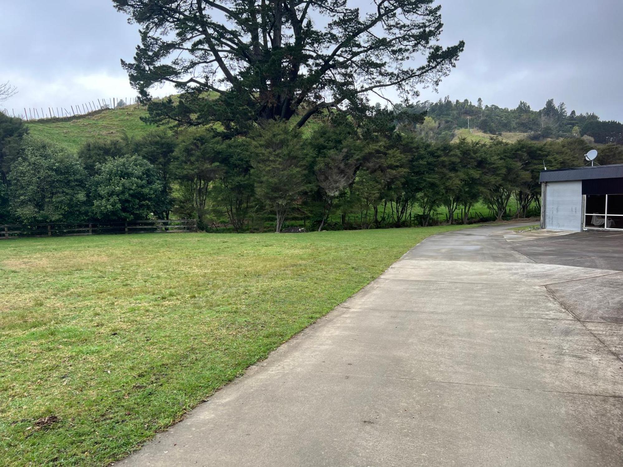 Self Contained Open Shed Space Wainui  Exteriör bild