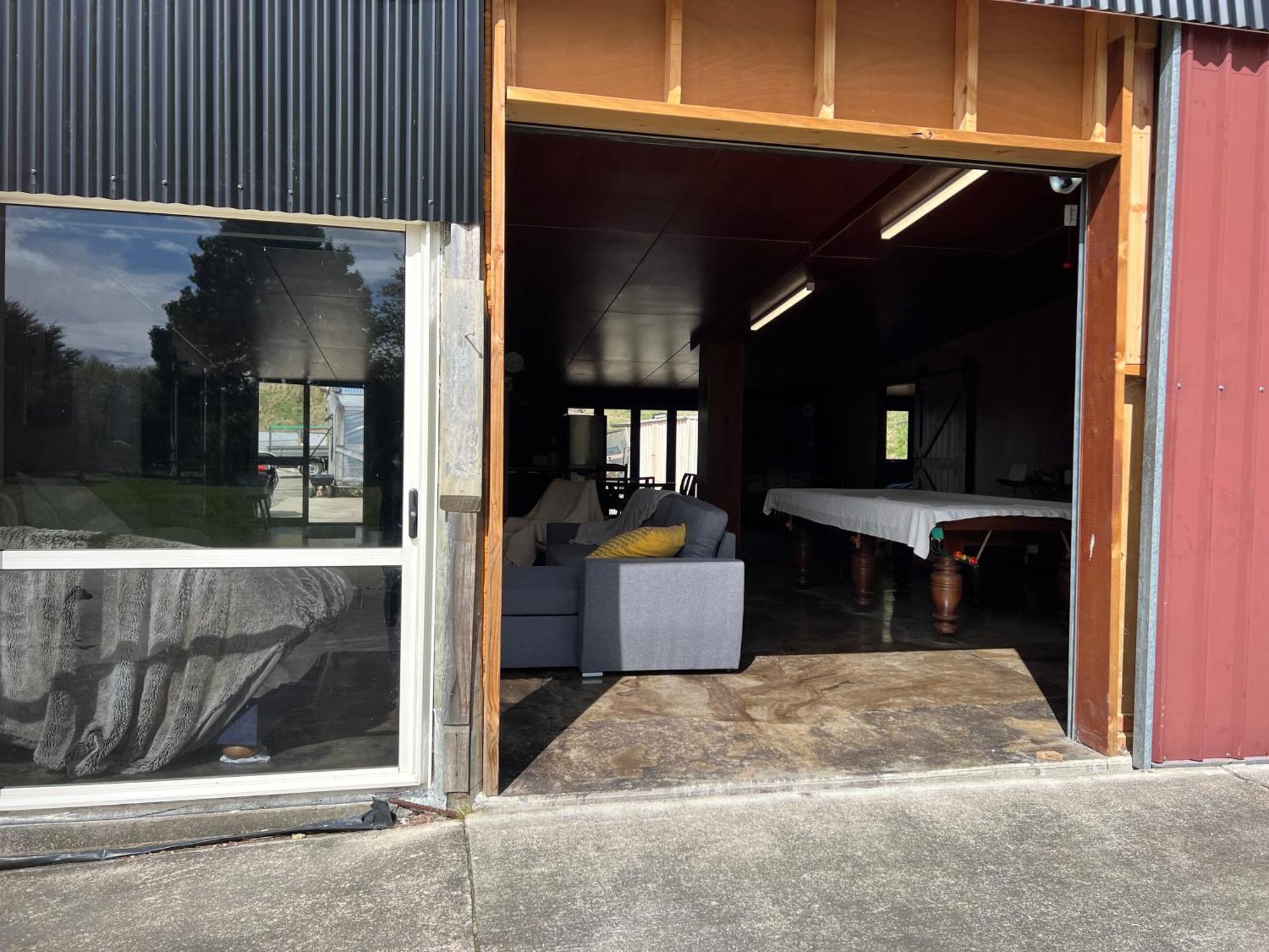Self Contained Open Shed Space Wainui  Exteriör bild