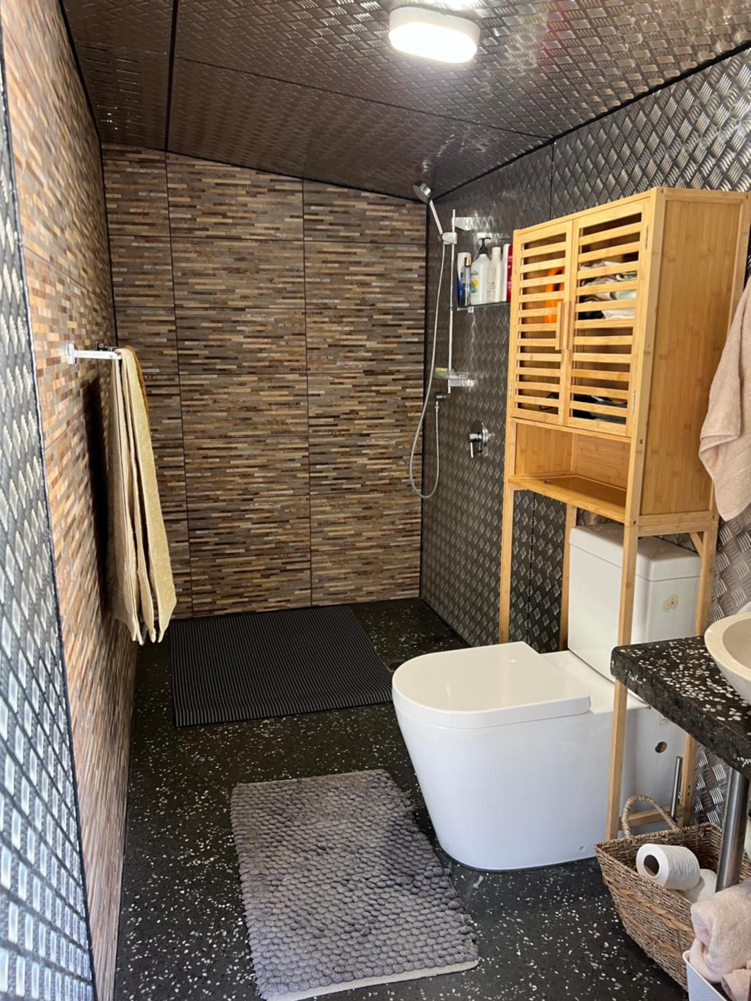 Self Contained Open Shed Space Wainui  Exteriör bild