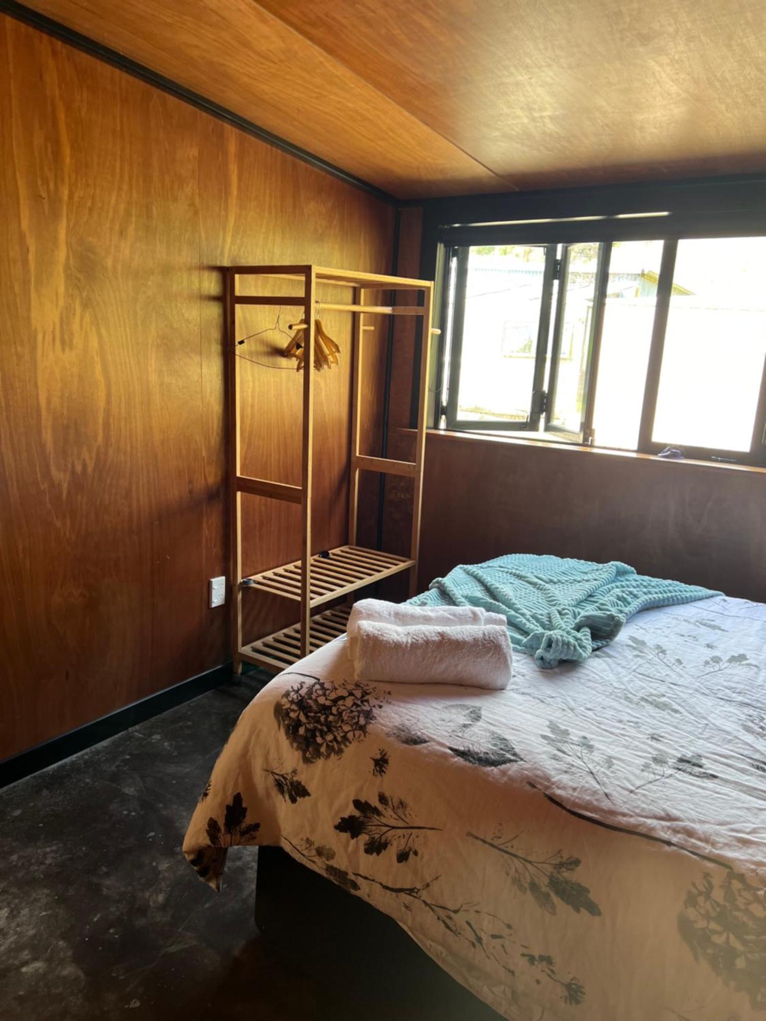 Self Contained Open Shed Space Wainui  Exteriör bild
