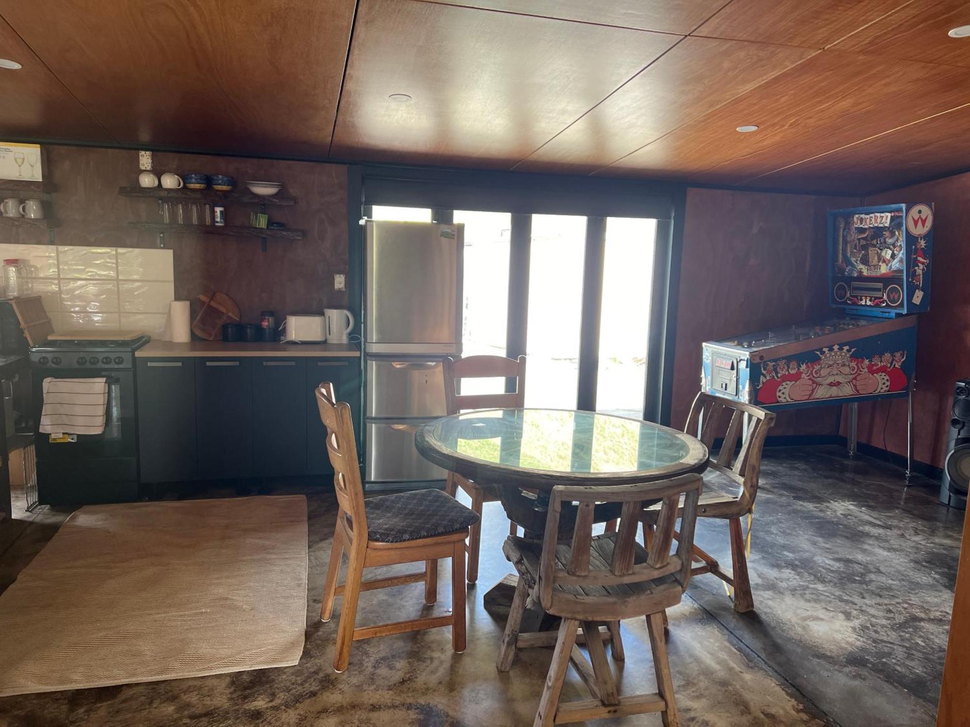 Self Contained Open Shed Space Wainui  Exteriör bild