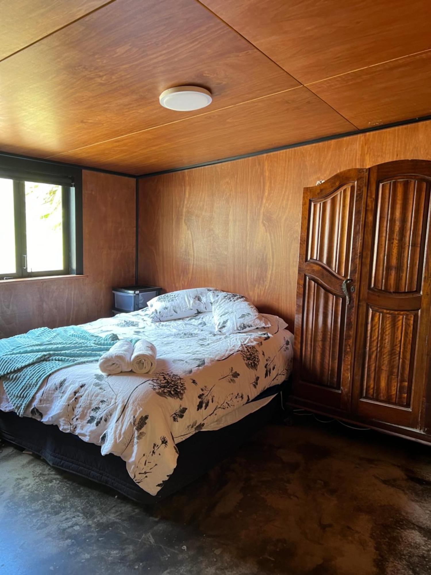 Self Contained Open Shed Space Wainui  Exteriör bild